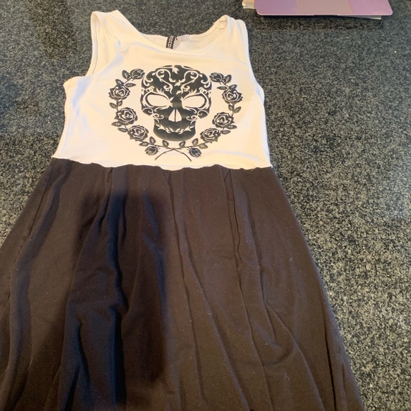 H and M skull dress - Picture 1 of 4